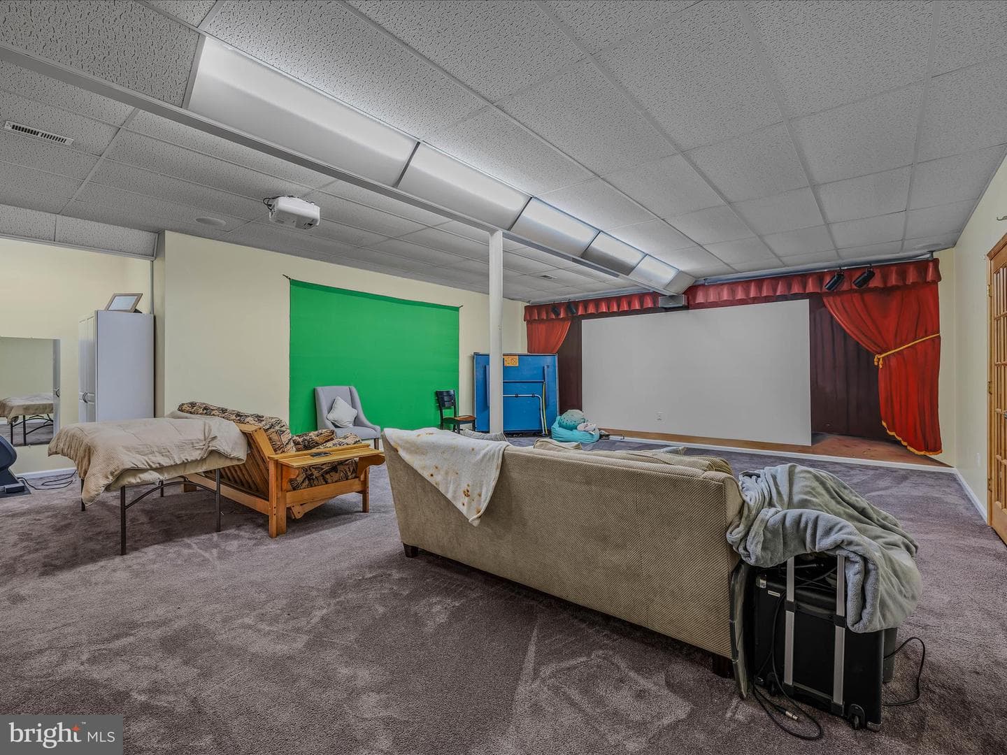 240 W Blakeley Drive W photo 45