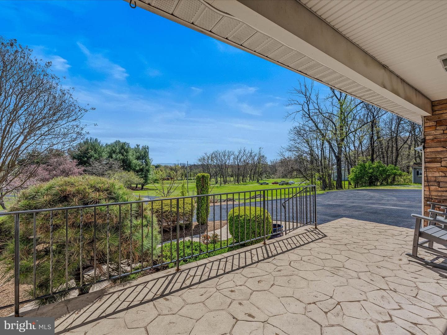 240 W Blakeley Drive W photo 6