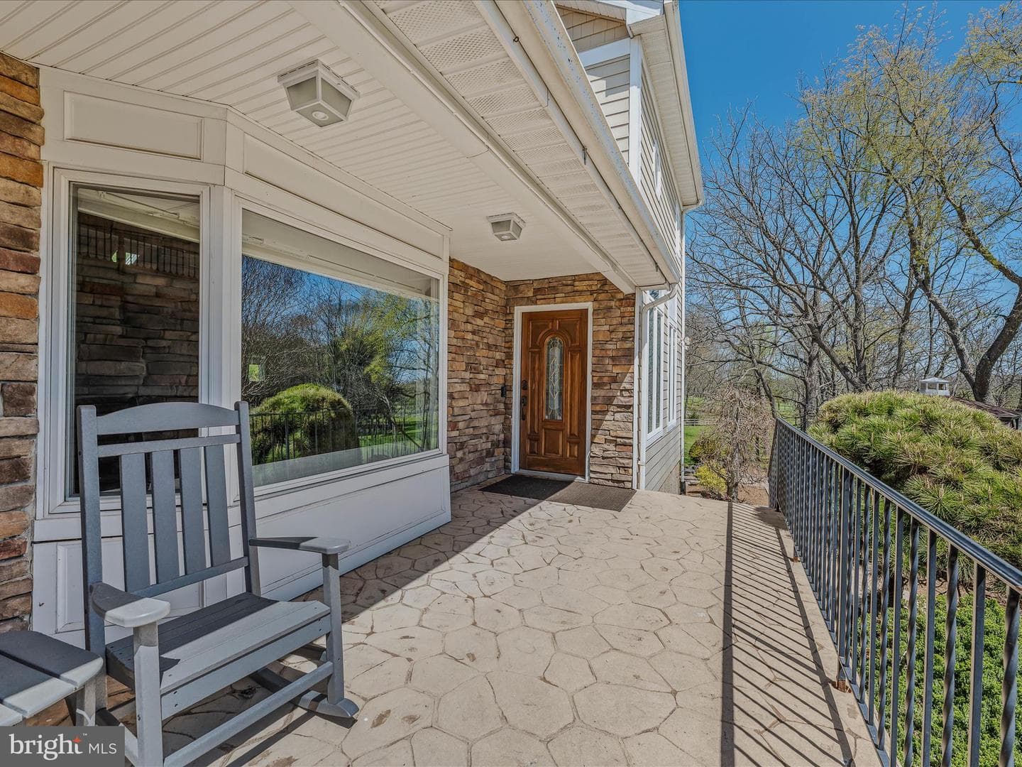 240 W Blakeley Drive W photo 7