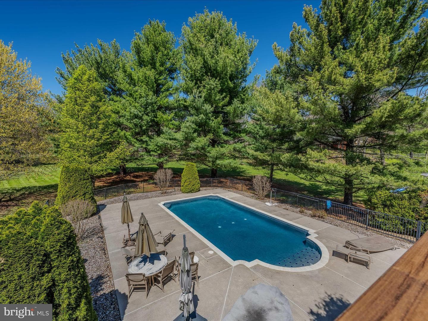 240 W Blakeley Drive W photo 70