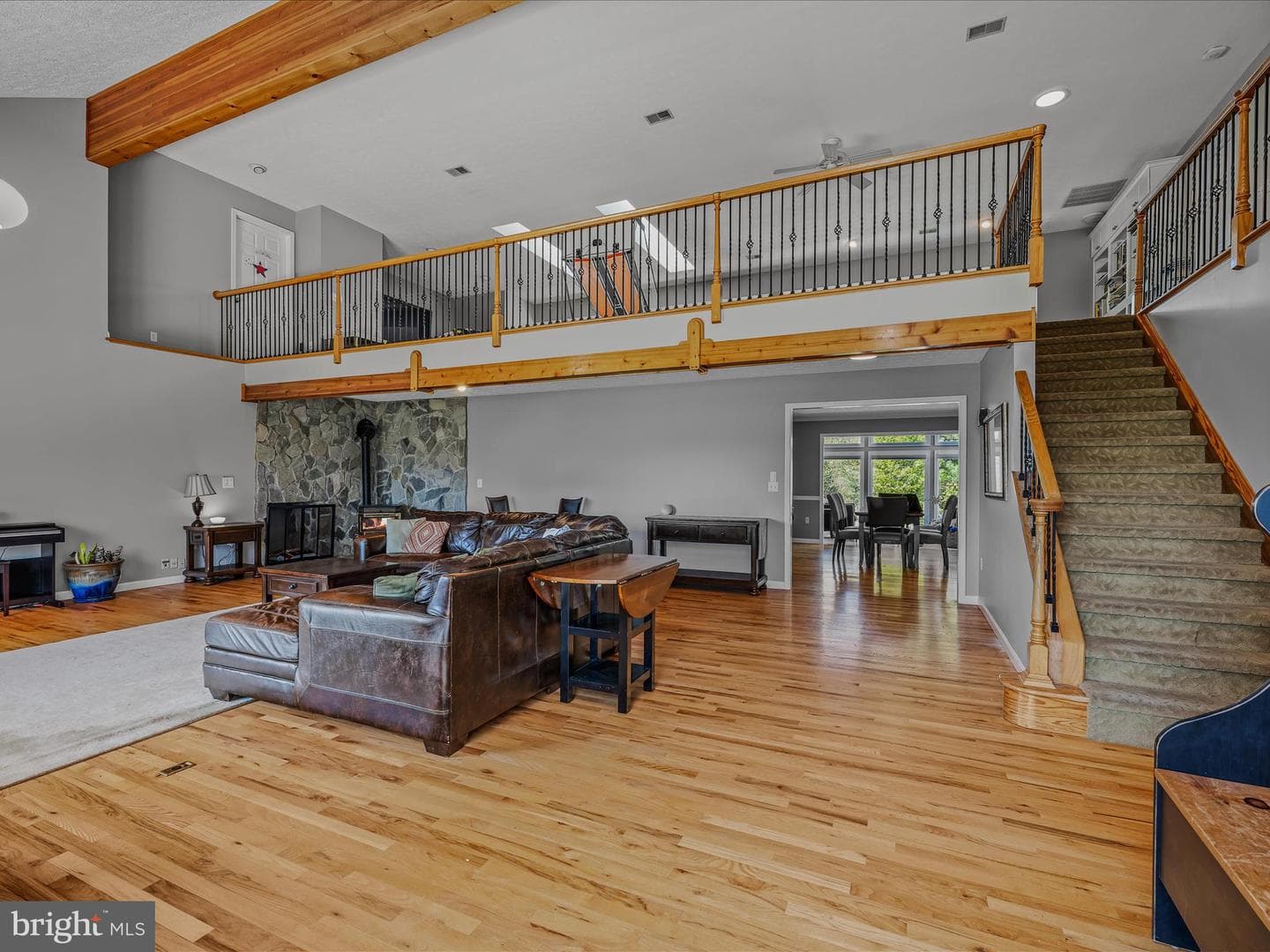240 W Blakeley Drive W photo 8