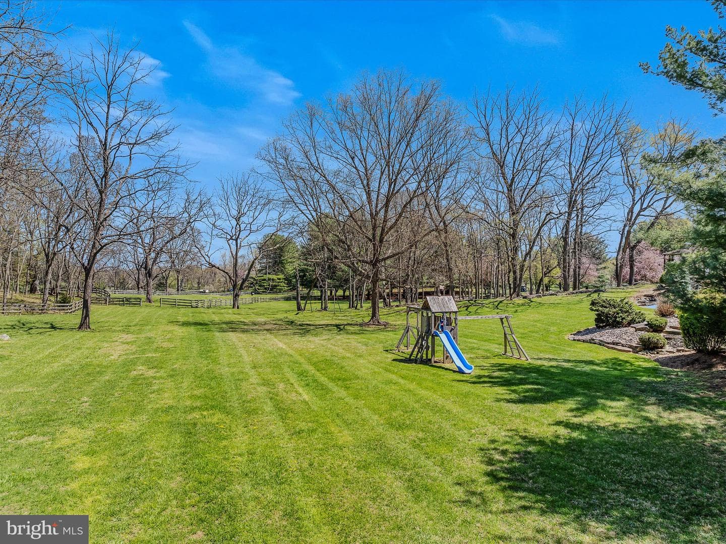 240 W Blakeley Drive W photo 84