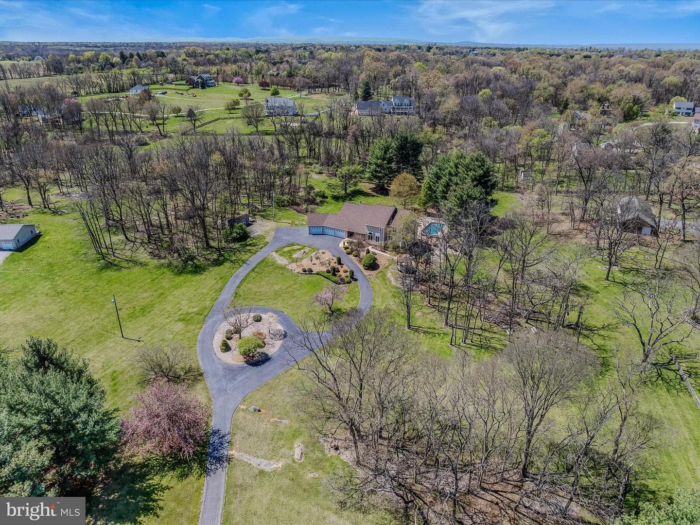 240 W Blakeley Drive W photo 95