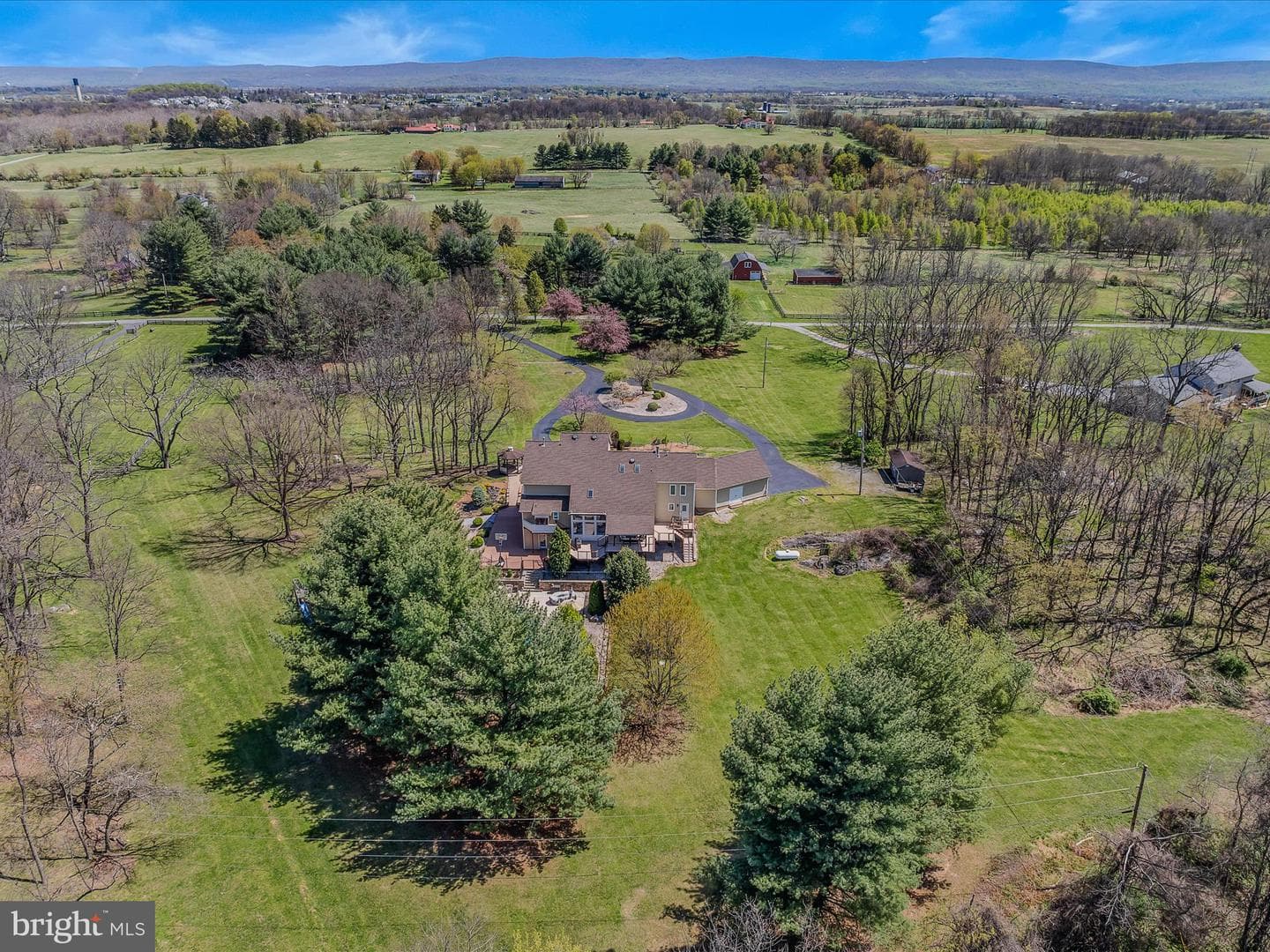 240 W Blakeley Drive W photo 98