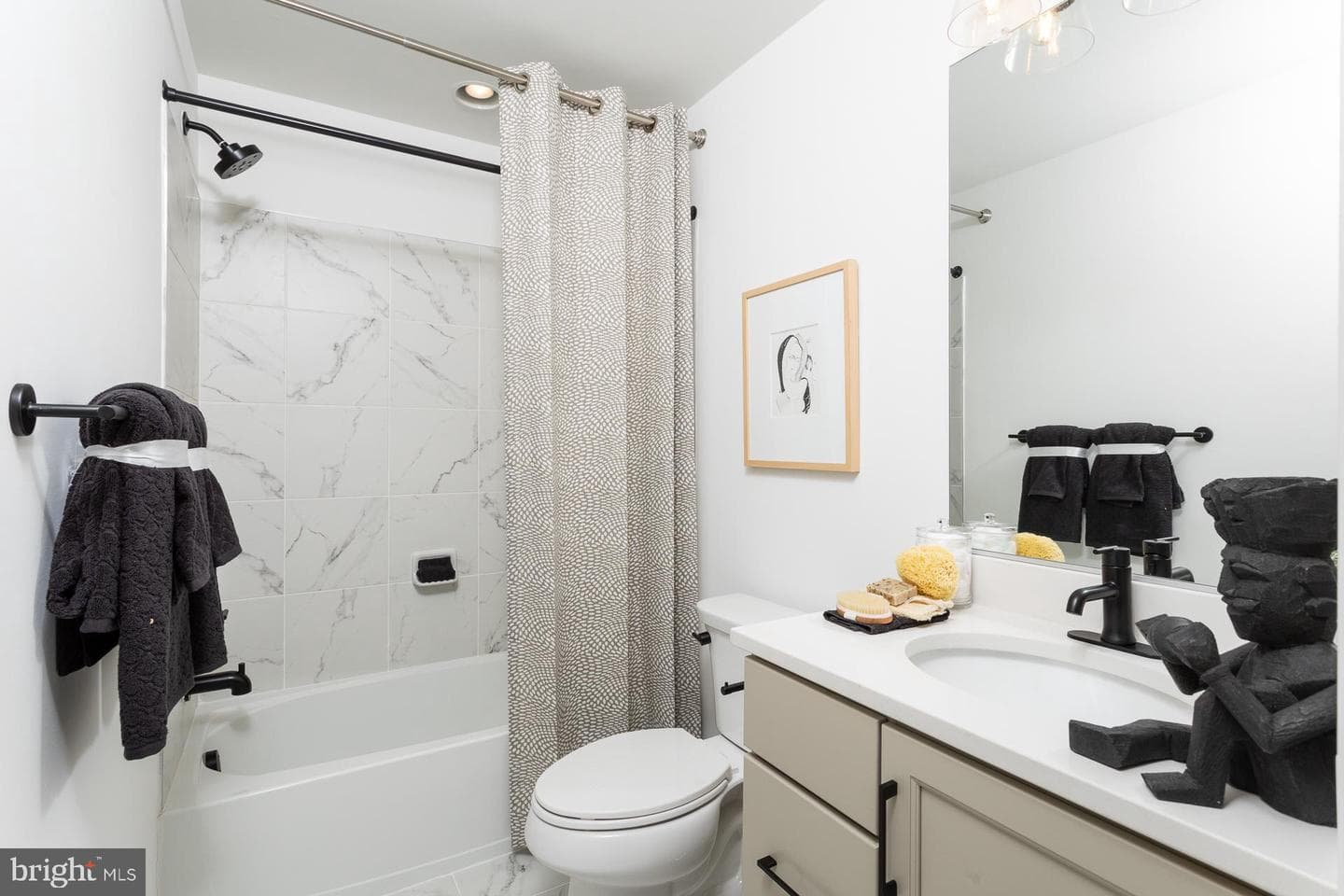 686 Newbury Street photo 14