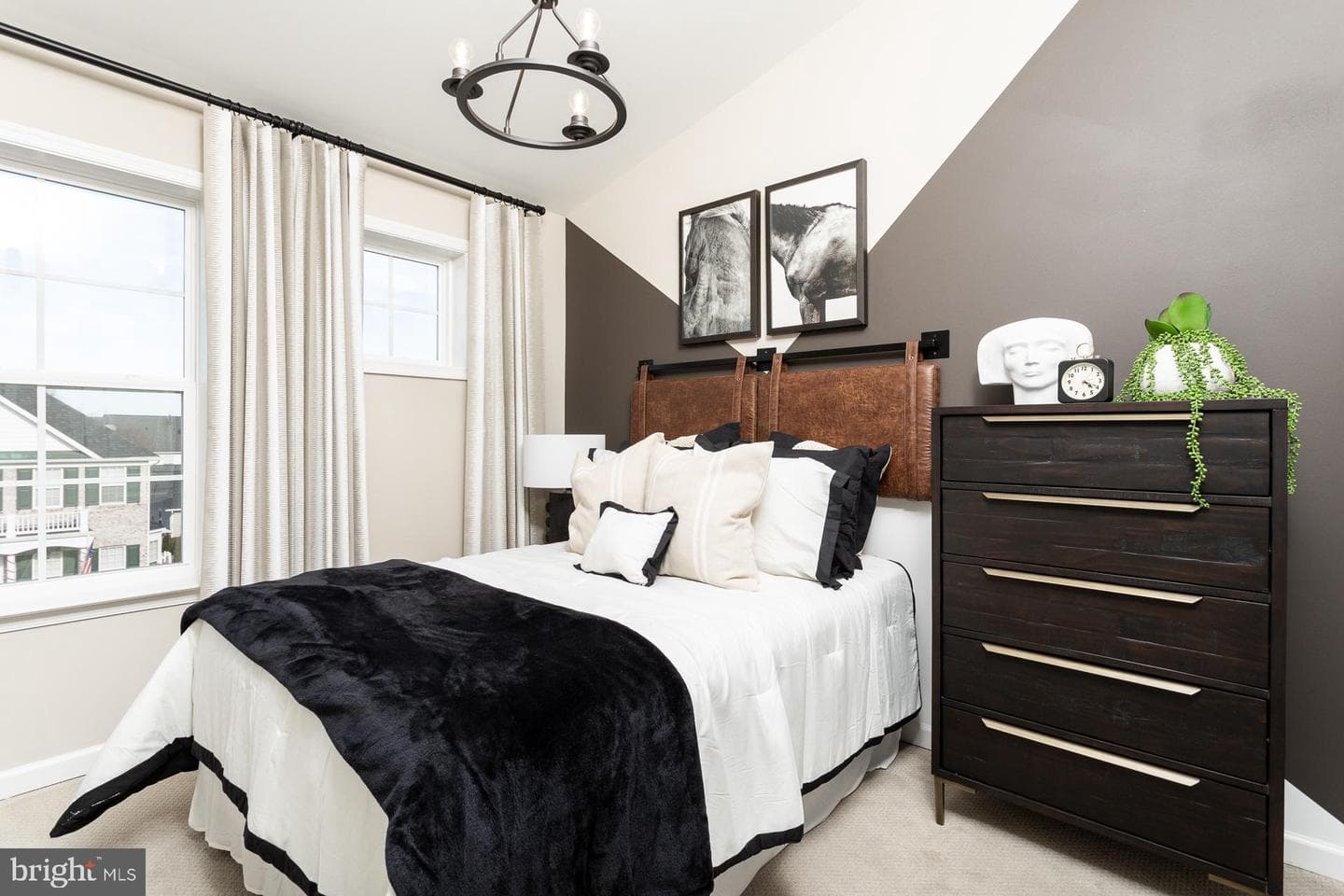 686 Newbury Street photo 16