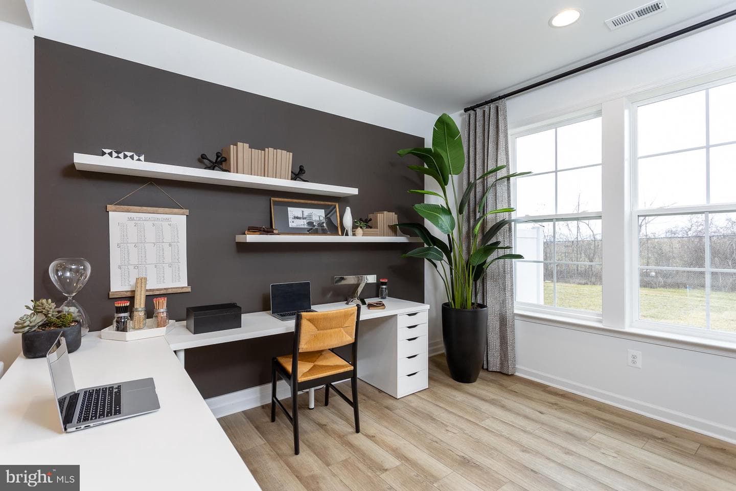 686 Newbury Street photo 19