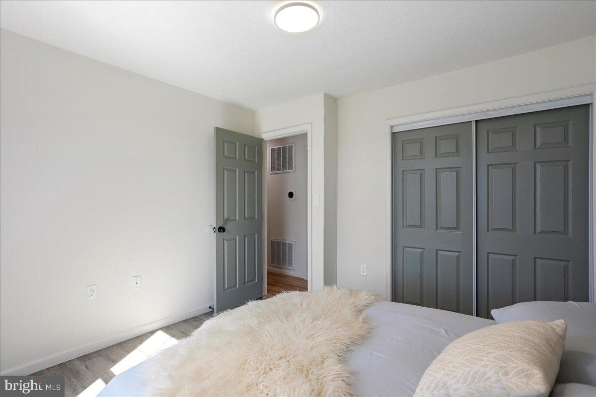 211 E 11th Avenue photo 18