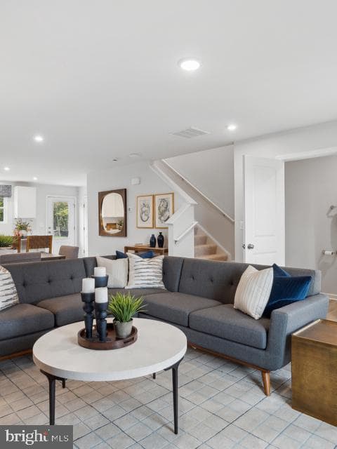 82 Angus Road photo 3