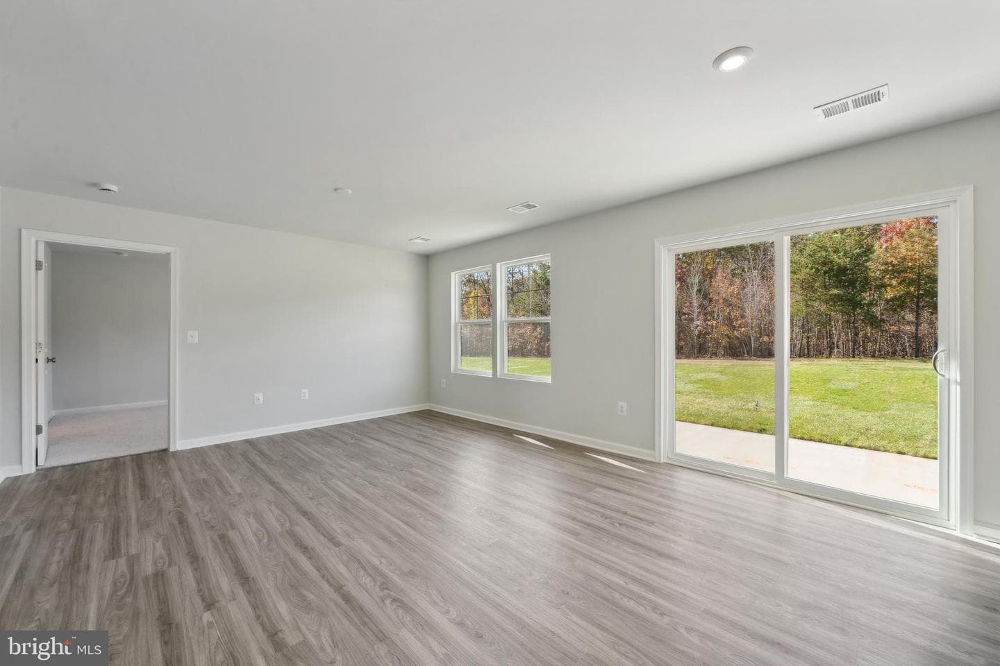 39 Holly Road photo 2
