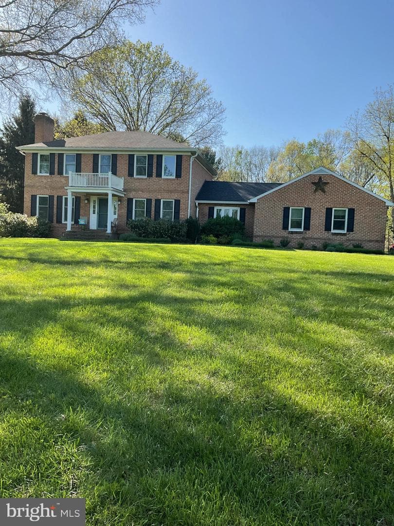 1075 Willowdale Drive photo 2