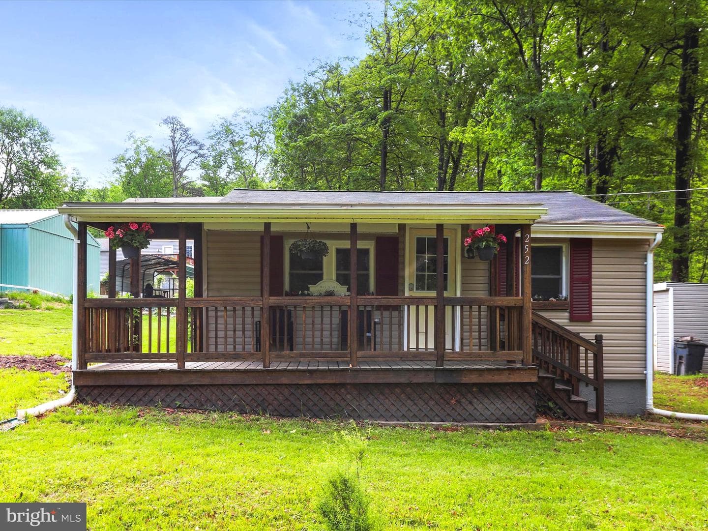 252 Blueberry Lane photo 31