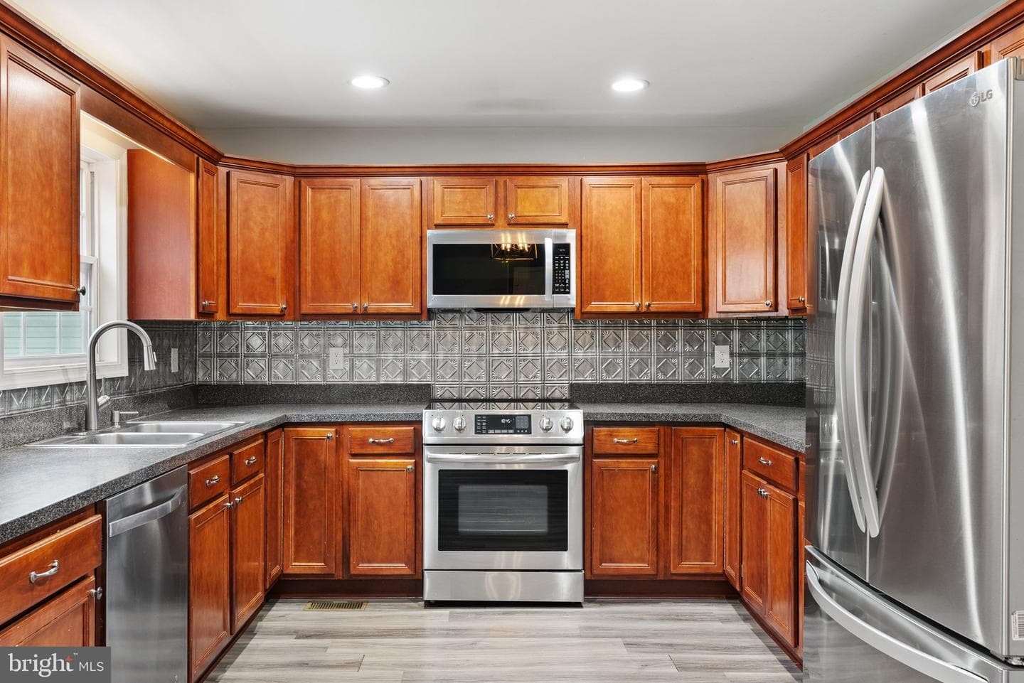 431 E Beltline Avenue photo 3
