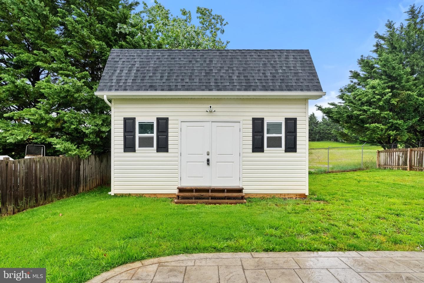 431 E Beltline Avenue photo 39