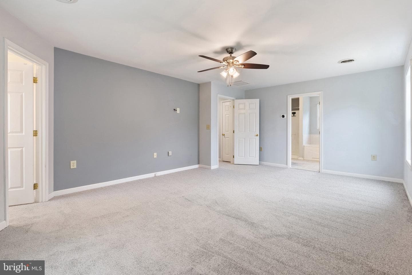 431 E Beltline Avenue photo 5