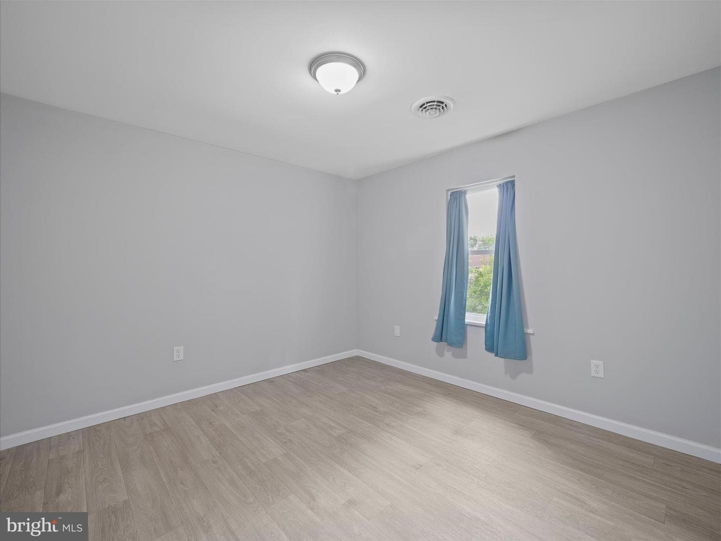 108 E 12th Avenue photo 13