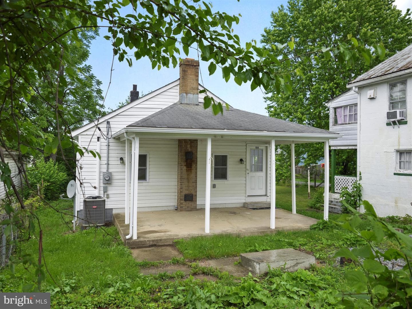 108 E 12th Avenue photo 30