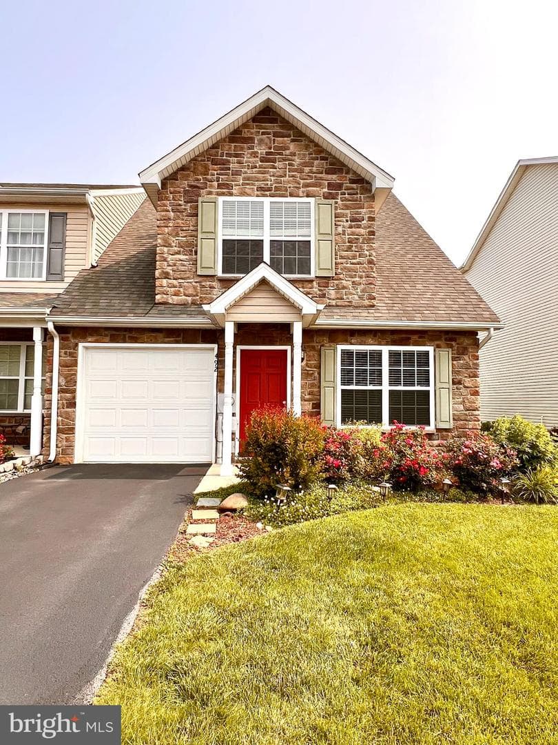 492 Thumper Drive photo 1
