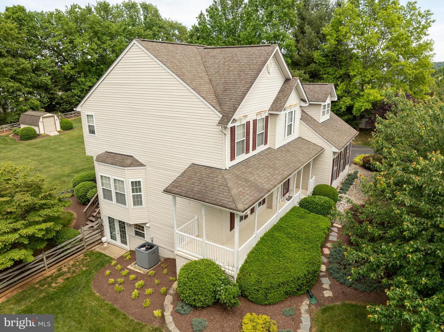 680 Mara Rose Lane photo 2