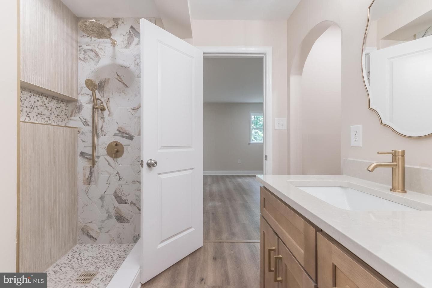 95 Devon Way photo 29