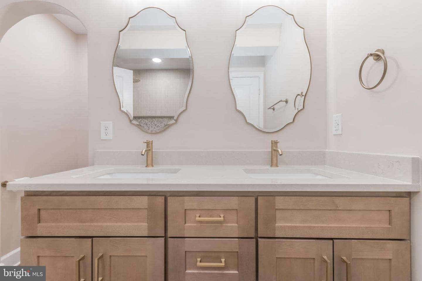 95 Devon Way photo 30