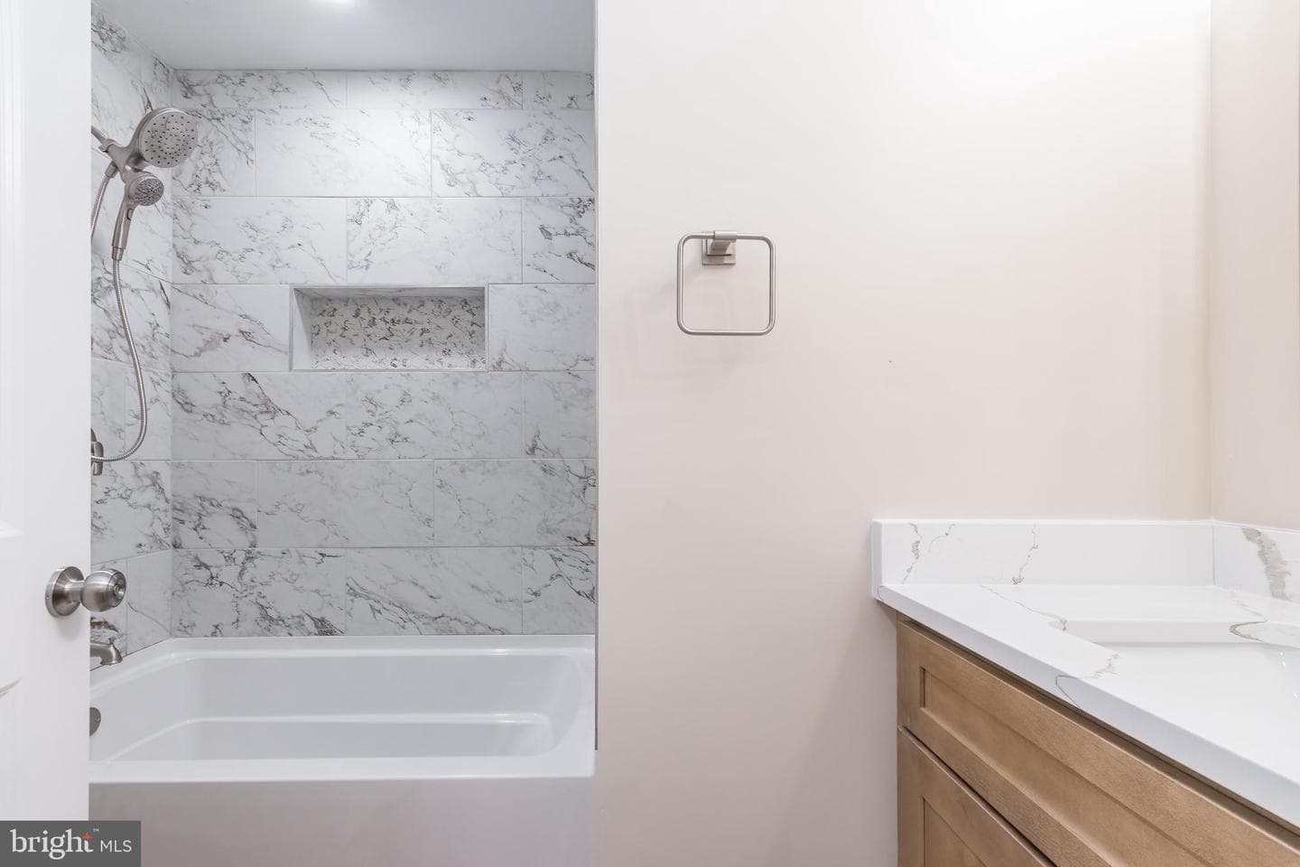 95 Devon Way photo 34