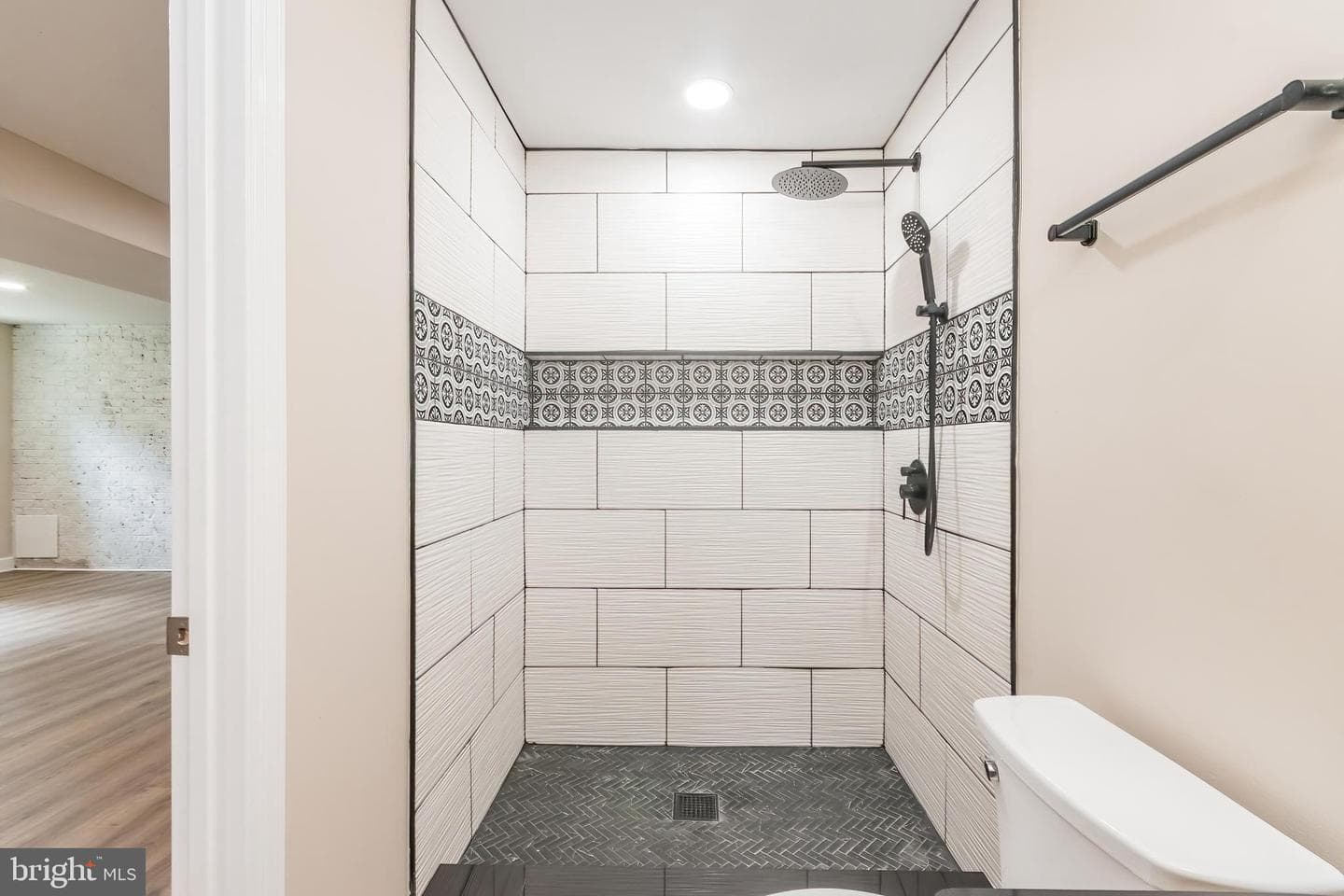 95 Devon Way photo 42