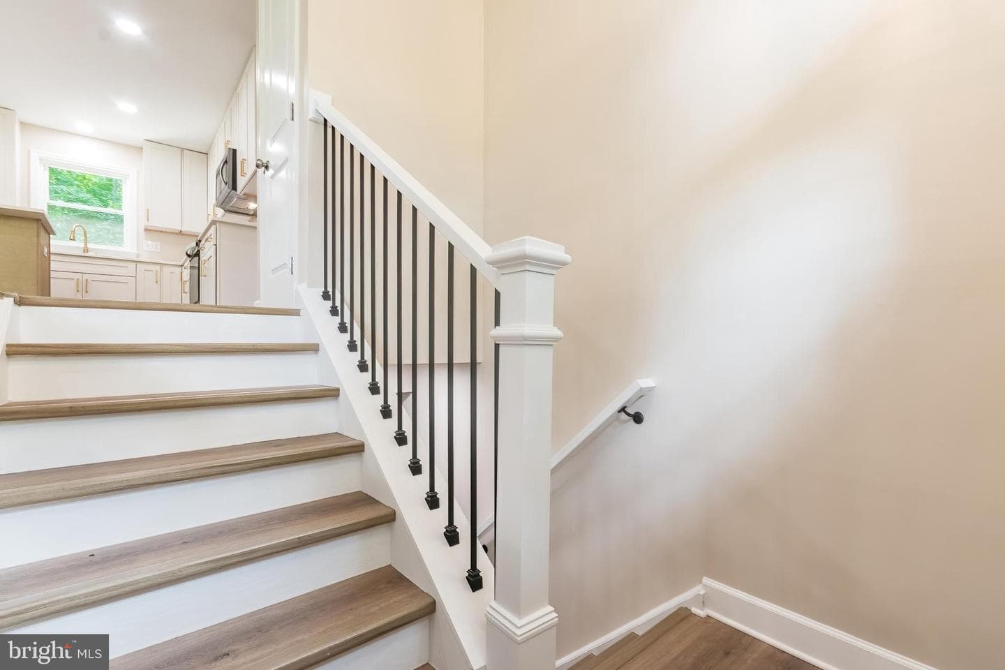 95 Devon Way photo 8