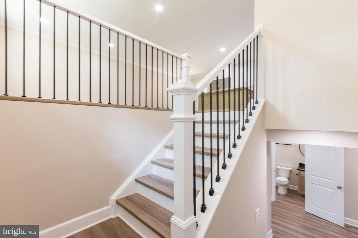 95 Devon Way photo 9