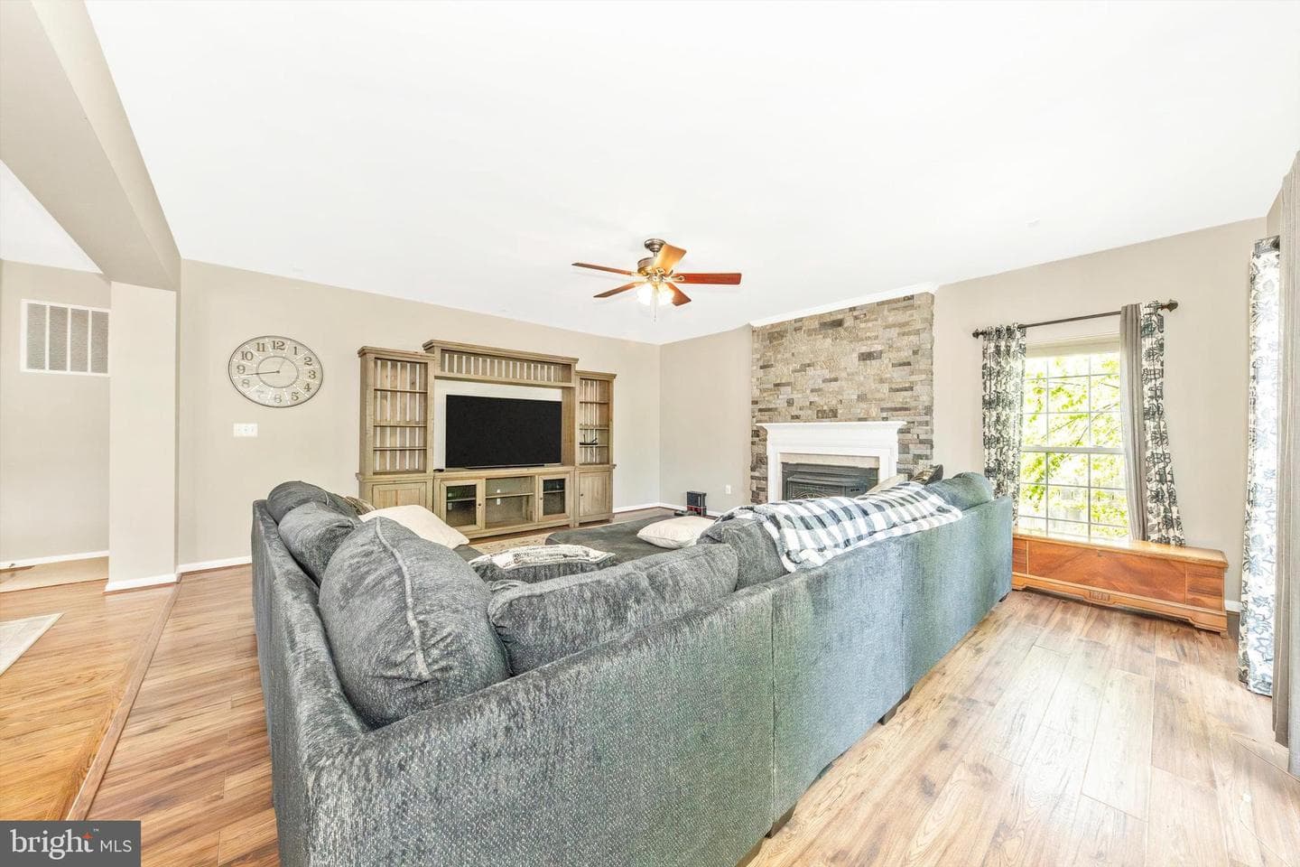125 Victoria Lane photo 11
