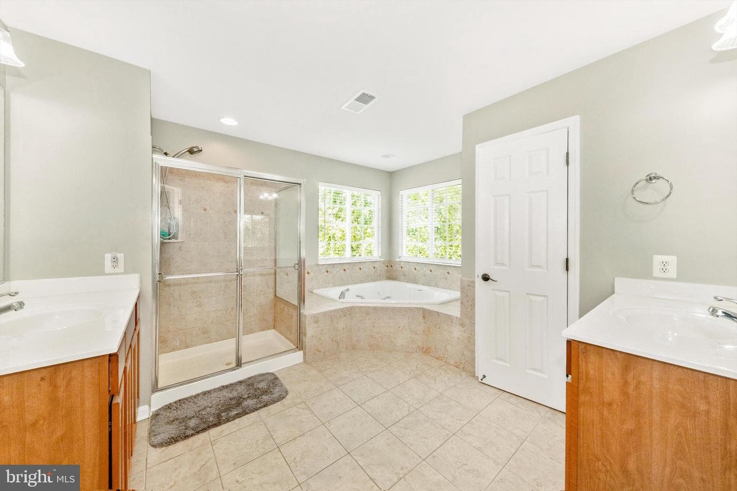125 Victoria Lane photo 16