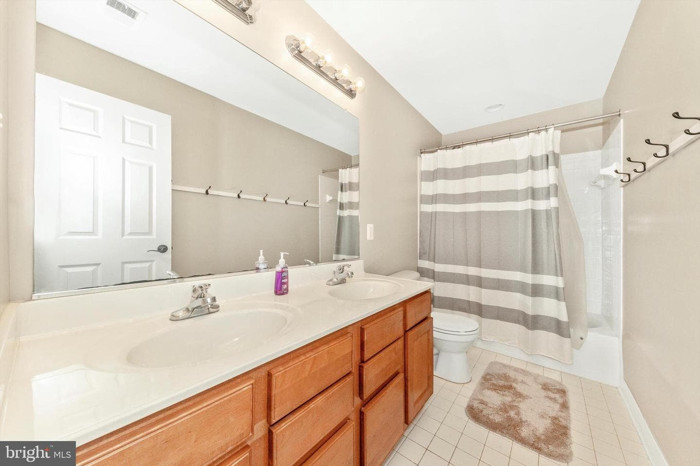 125 Victoria Lane photo 20