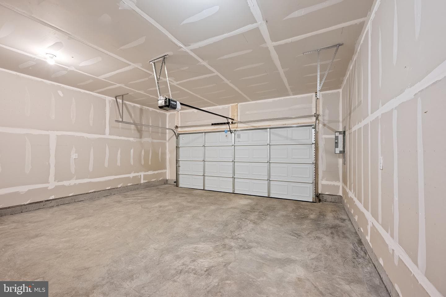 491 Atkinson Street photo 13