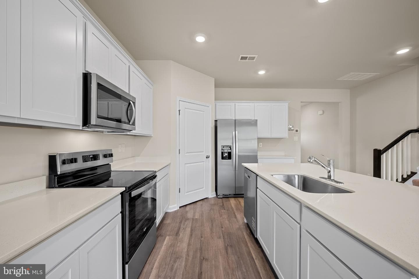 491 Atkinson Street photo 7