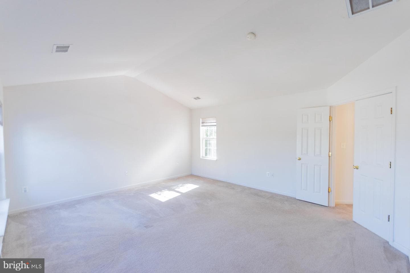 70 Braddock Street photo 50