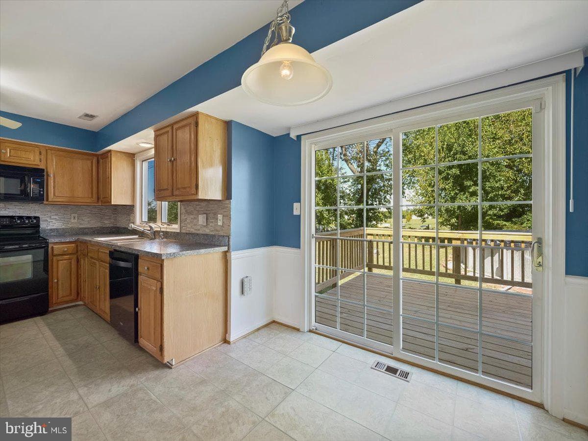 378 Prides Crossing photo 20