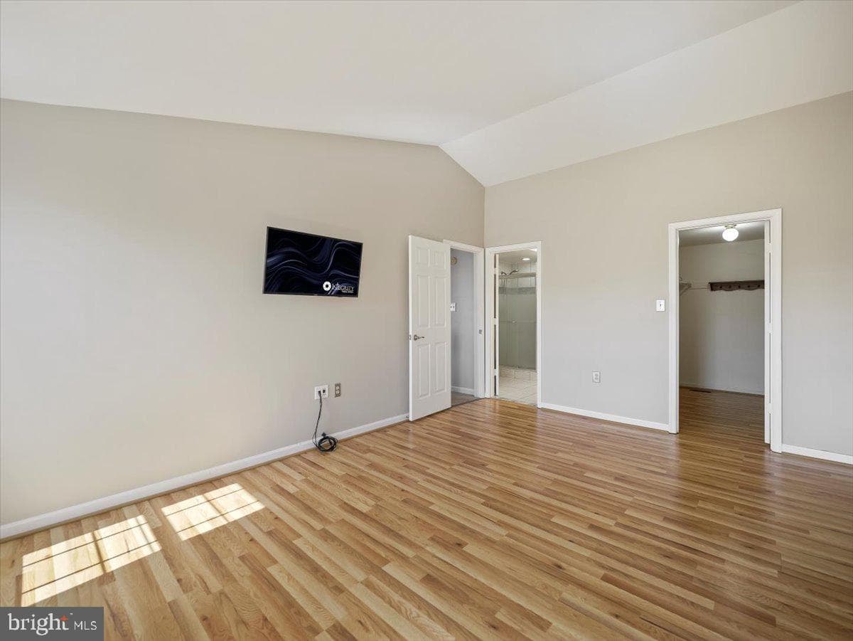 378 Prides Crossing photo 31