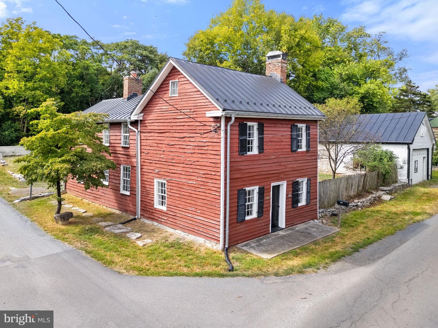 7379 Queen St photo 2
