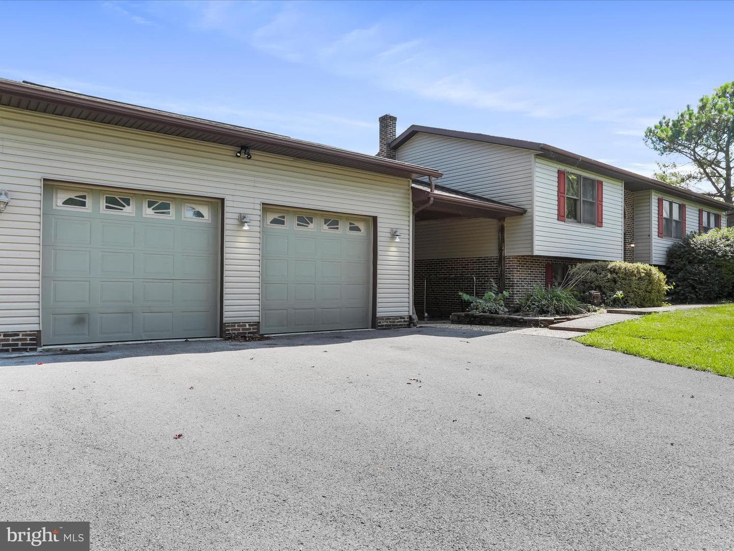 315 Redwood Court photo 3