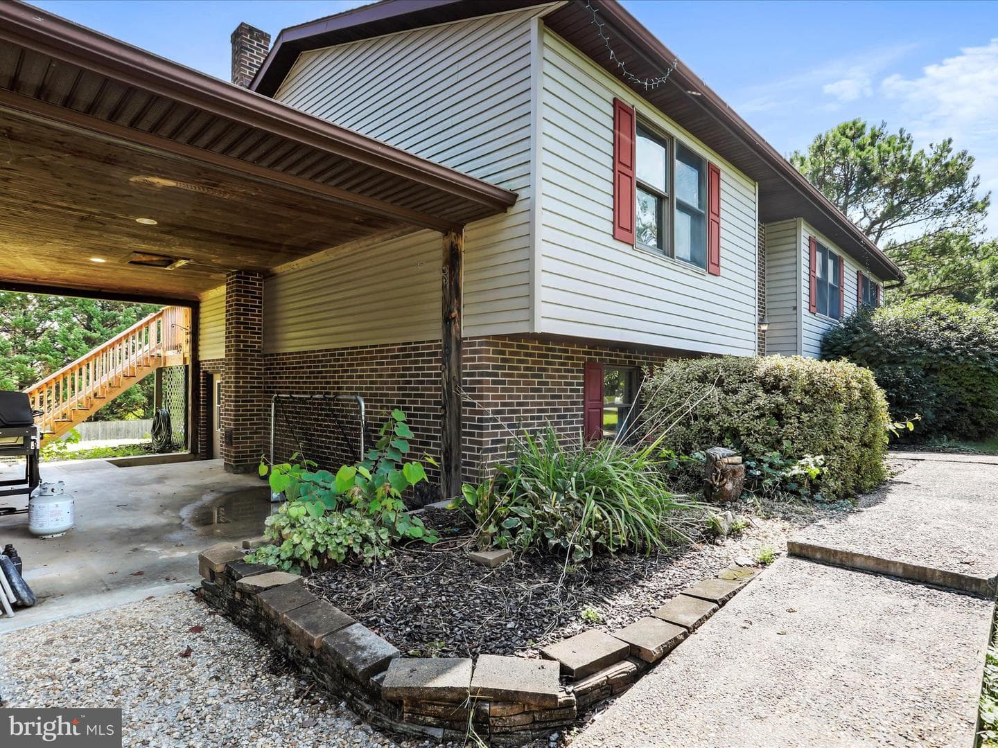 315 Redwood Court photo 4