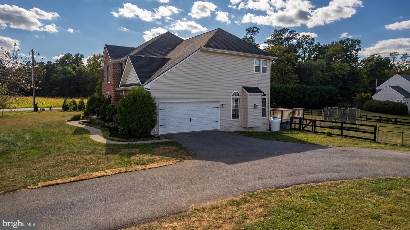 27 Costen Circle photo 3