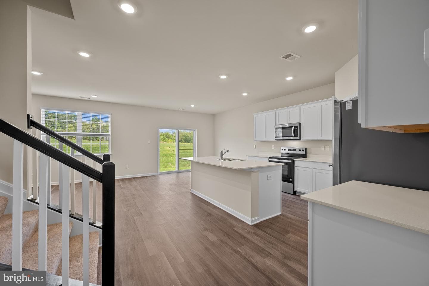 444 Atkinson Street photo 5