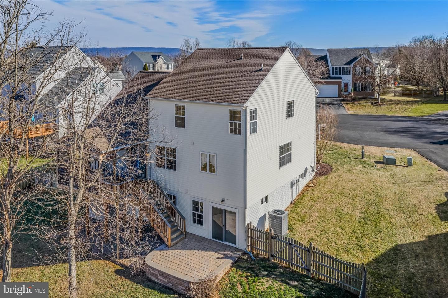 296 Kimberwicke Drive N photo 55