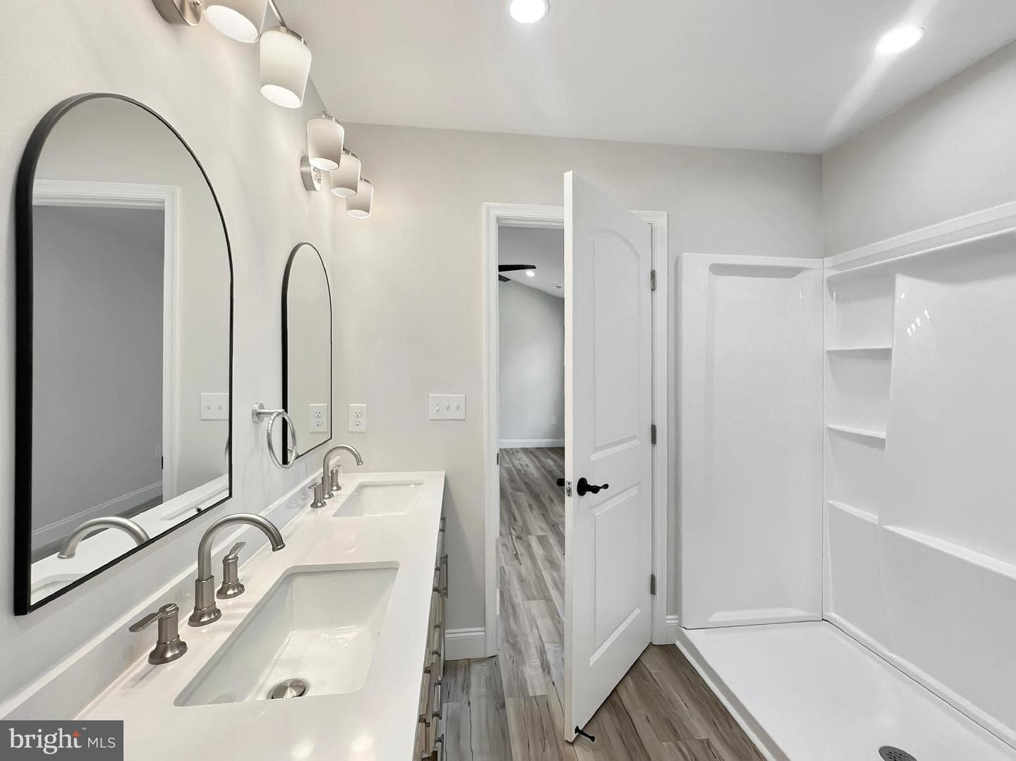 13 Onyx Lane photo 35