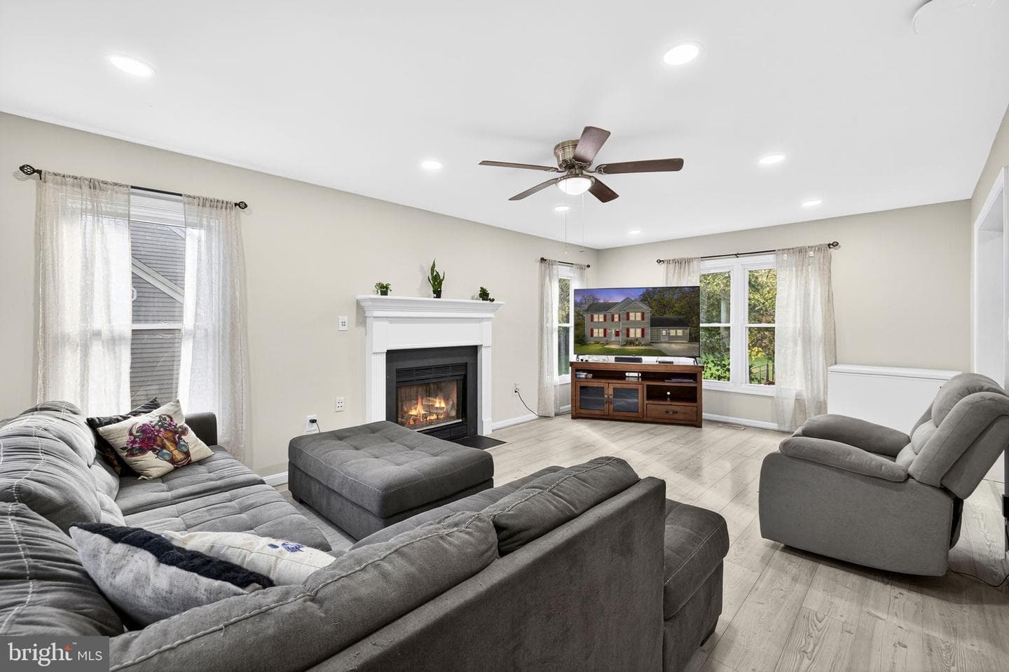 776 Thoroughbred Drive photo 16