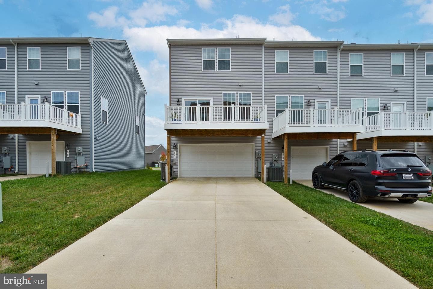 54 Coolidge Avenue photo 4