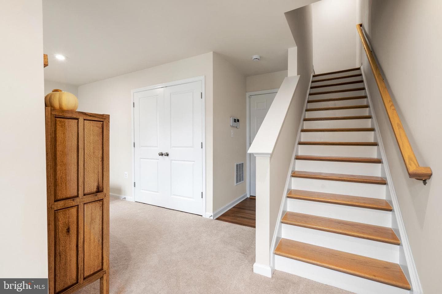 54 Coolidge Avenue photo 5