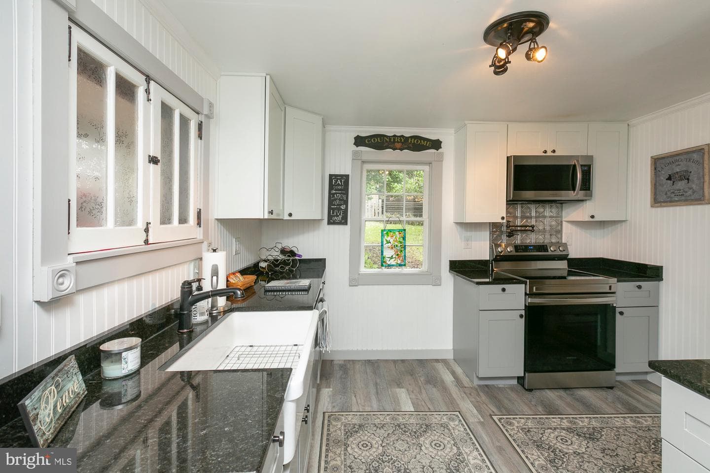 594 W Washington Street photo 14