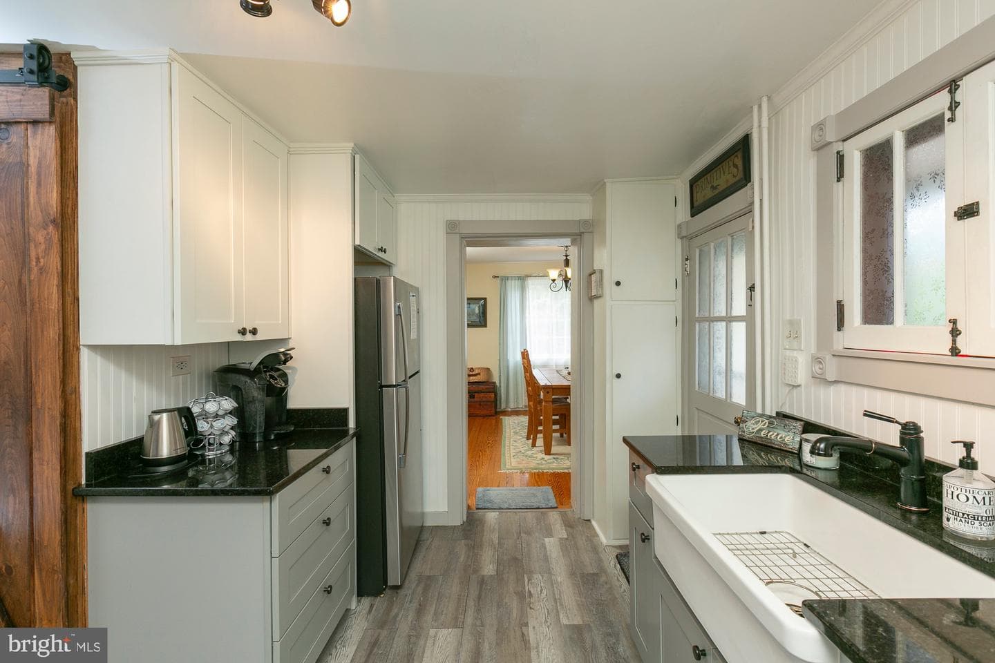 594 W Washington Street photo 15
