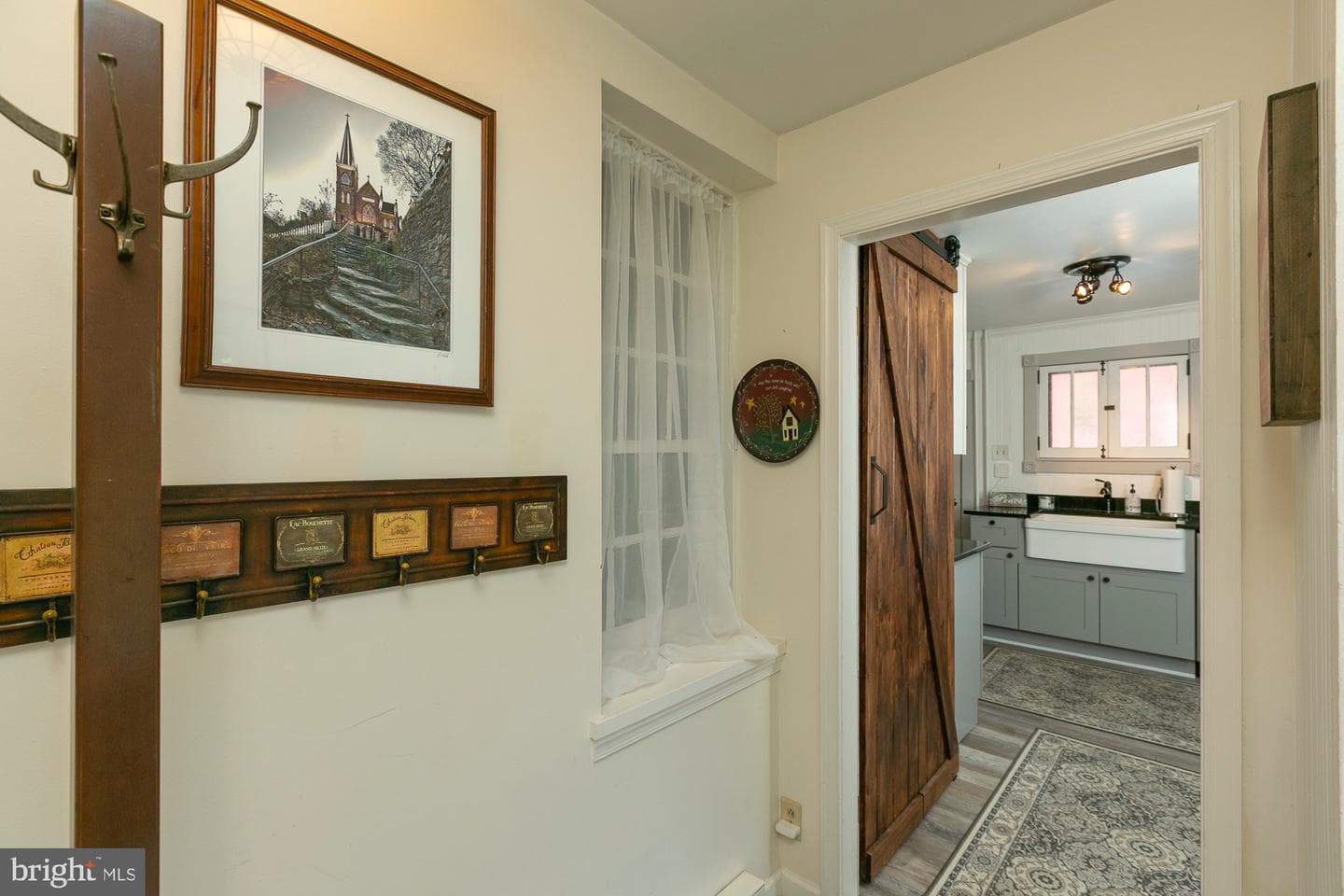 594 W Washington Street photo 19